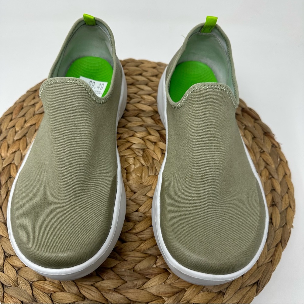 OOFOS Olive Green Slip-On Sneakers with White Sole - Picture 7 of 10